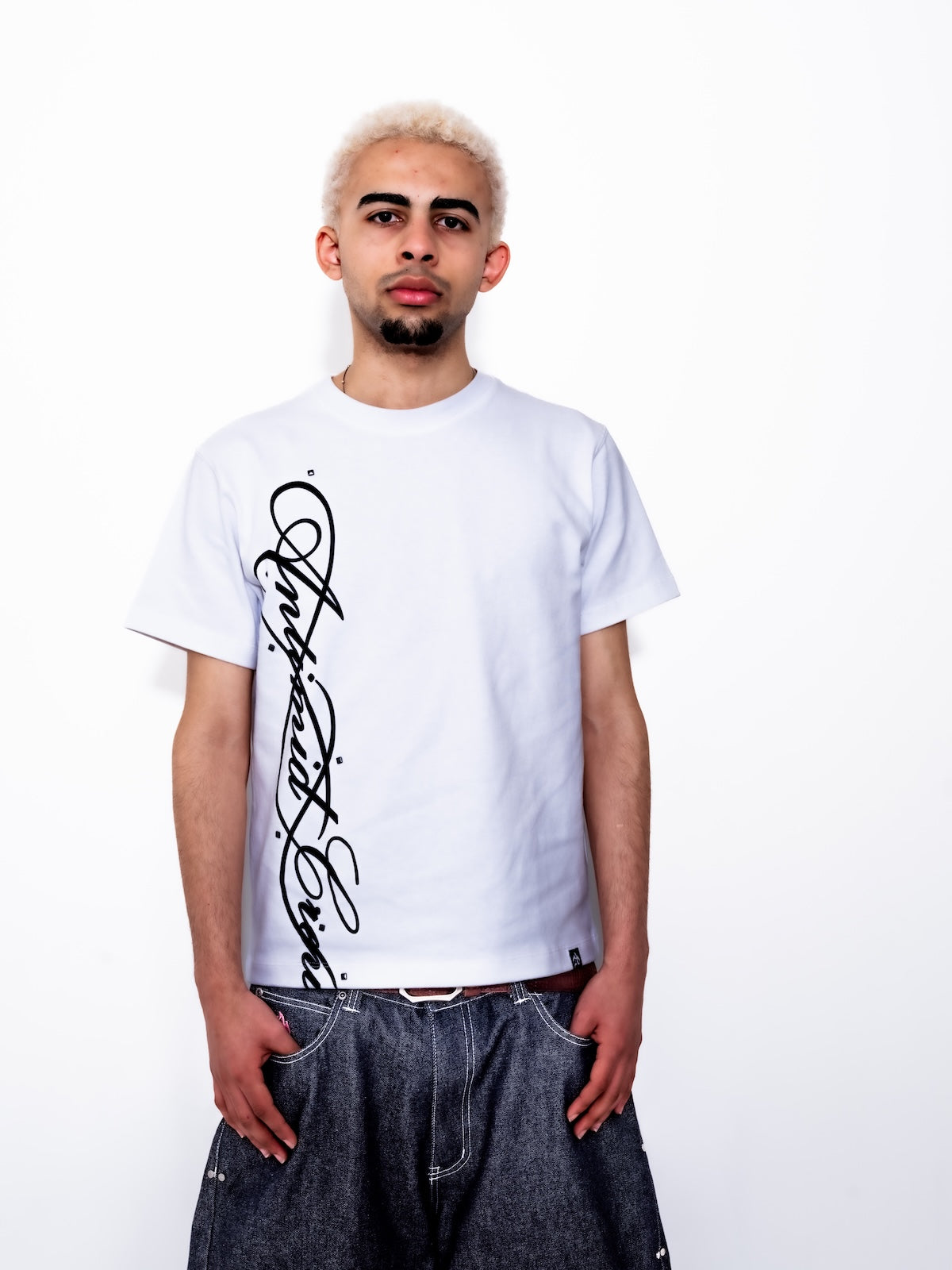ANTIMID SCRIPT LOGO TEE